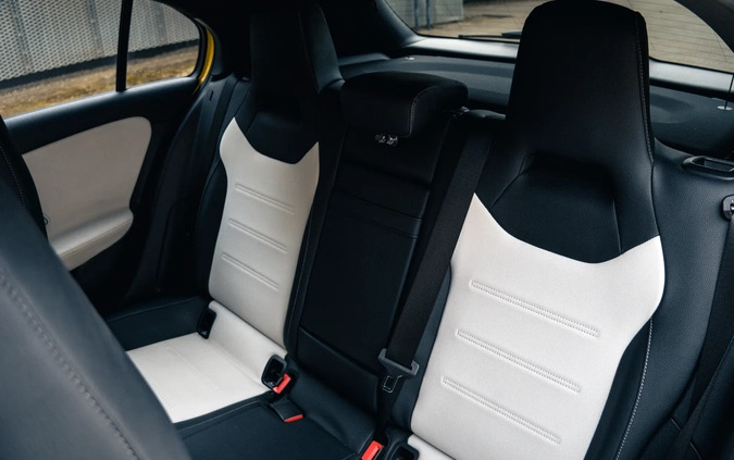 Mercedes-Benz Klasa A cena 179000 przebieg: 57192, rok produkcji 2019 z Poznań małe 742